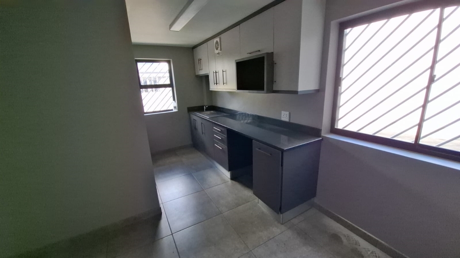 To Let commercial Property for Rent in Brackenfell Central Western Cape